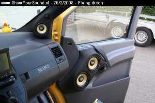 showyoursound.nl - De beukbus van Audio-system - flying dutch - SyS_2008_2_26_16_55_13.jpg - pde compo voor is ook aangepakt voor mooier en beter geluid boven zie je de x-ion 100 met 2 Helon kick &nbspvan 16,5 cm de deurpaneel is zelf gemaakt met een helpt handje zo ook de A-stylen/p